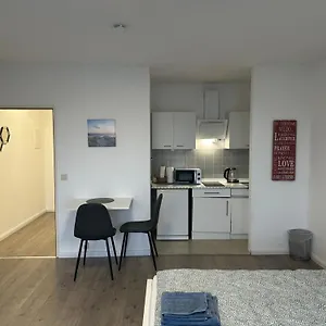 Stay-happy Flat In Apartment